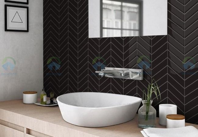 gạch mosaic xương cá màu đen