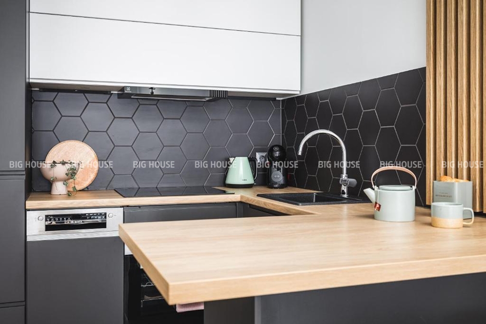 gạch men ốp bếp màu đen lục giác