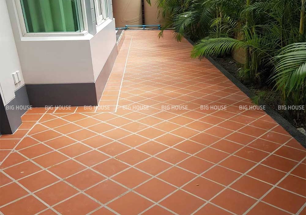 gạch lát hành lang giả cổ
